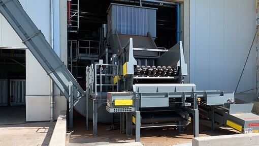Star Screens - for the separation of pre-shredded bulk materials, such as bark, into different particle size ranges