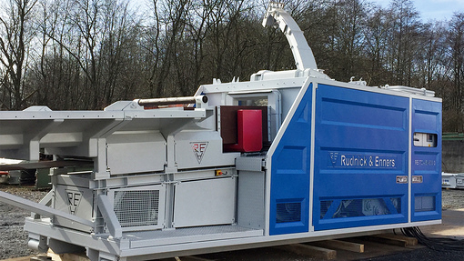 Twin Chipper - mit Hakenliftaufbau und Wurfgebläse
