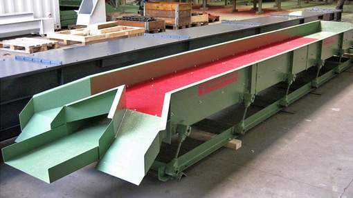Tamis vibrants - pour le transport et le tamisage de plaquettes de bois, de copeaux ou de planches découpées
